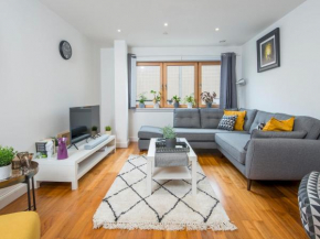 Pass the Keys Spacious 1 Bedroom Apartment in Heart of the City
